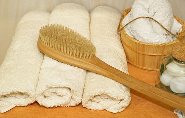 Dry brushing prevents cellulite and stretch mark scars