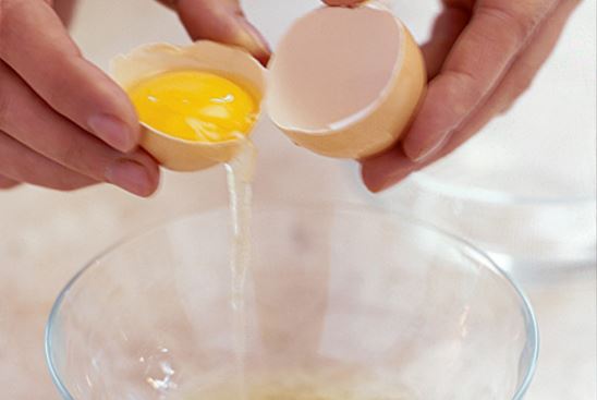 Egg whites for stretch marks