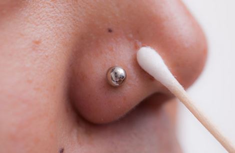 How to clean an infected nose piercing