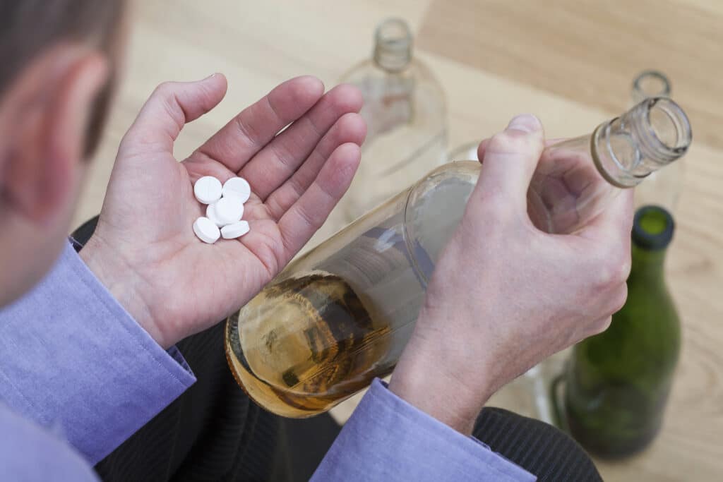 doxycycline-and-alcohol-can-you-drink-alcohol-while-taking